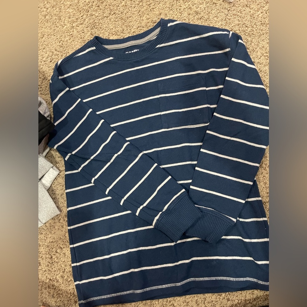 Boys old navy sweater, size XL